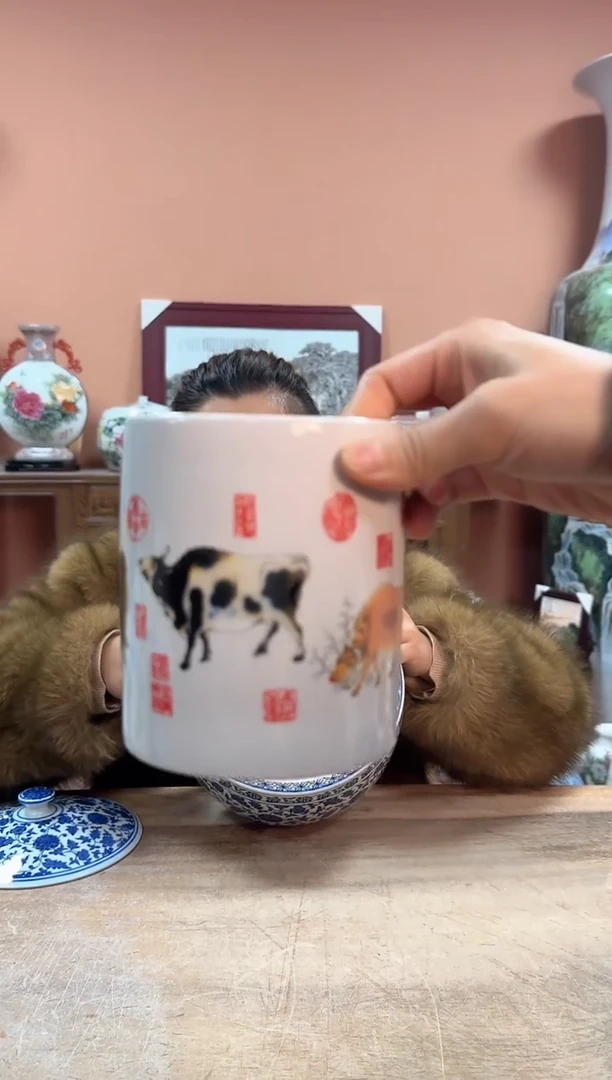 陶瓷五牛图陶瓷笔筒