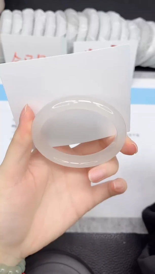 未镶嵌手镯石英质玉A48-54.5