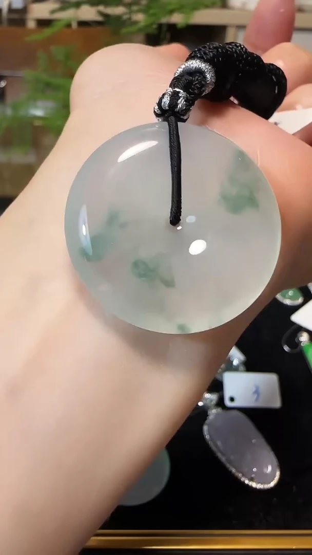 【闪购商品】翡翠吊坠(不含链)未镶嵌天然缅甸A货翡翠飘绿花平安扣
