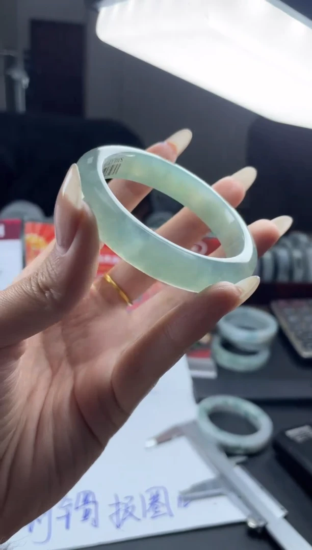 【闪购商品】定制翡翠手镯未镶嵌手镯DDC/发一件