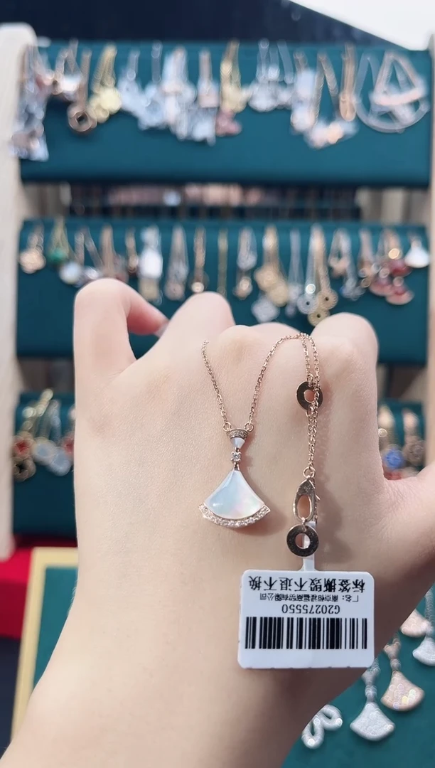 套链贝壳（贝母）18K金镶嵌18K金镶嵌 K玫裙子