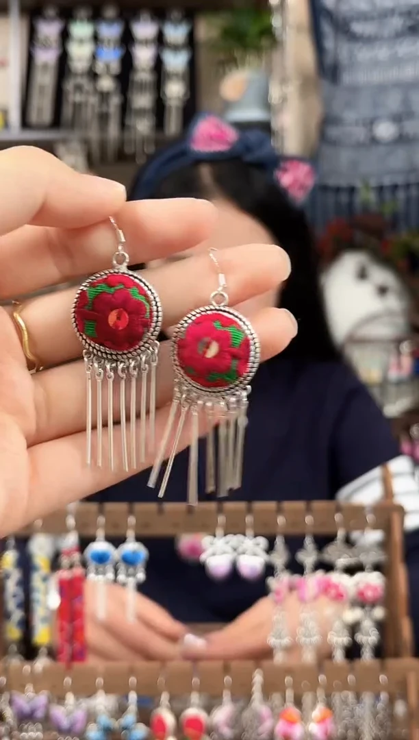 织绣米****女民族风非遗老绣饰品003*