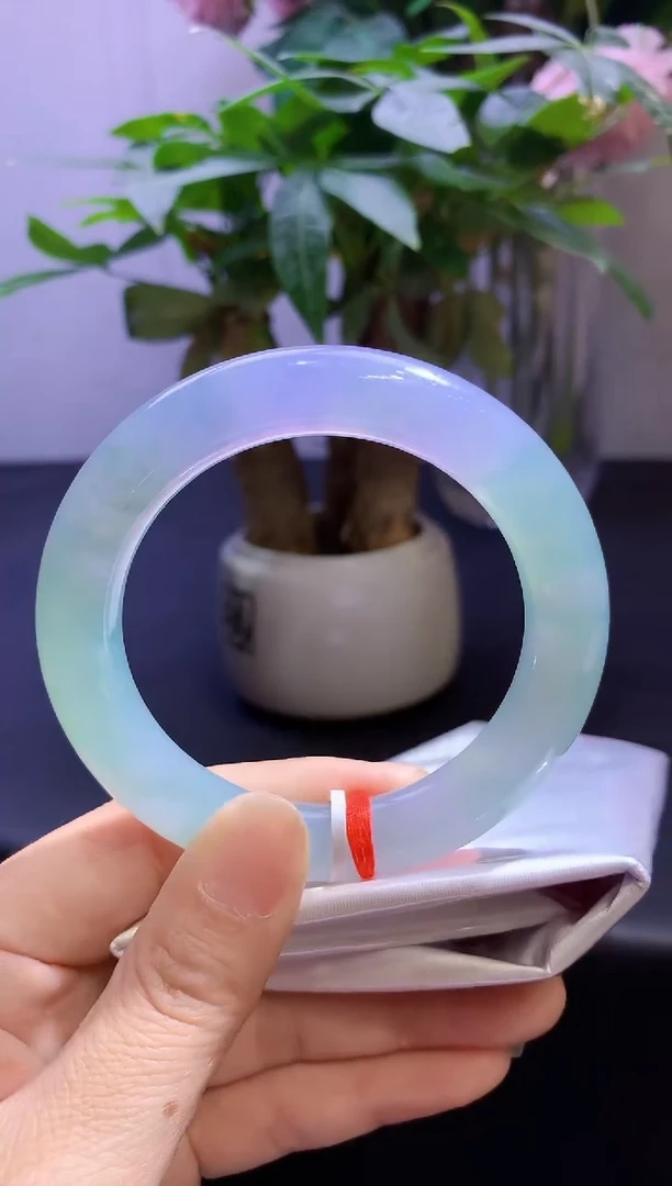 未镶嵌手镯翡翠翡翠手镯圈口56-t 115手镯定金2万卖价30万