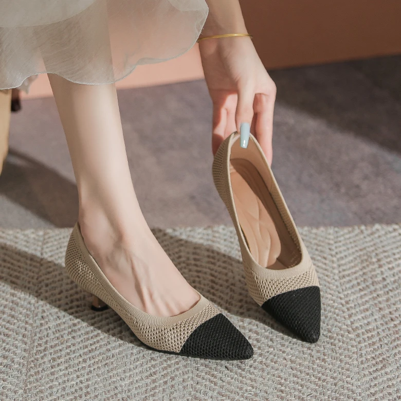 新款王妃鞋镂空小香风新款单鞋尖头浅口百搭气质细跟黑色工作鞋女