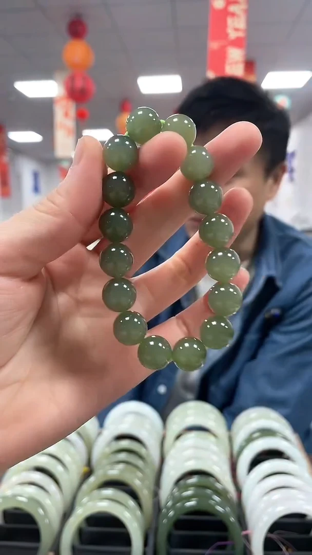 【闪购商品】和田玉手链未镶嵌湖水冻葡萄肉卡12手串一条