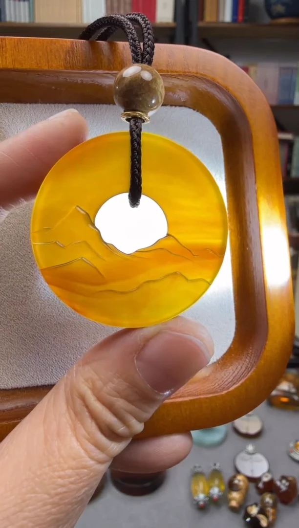 【闪购商品】琥珀颈饰未镶嵌远山吊坠