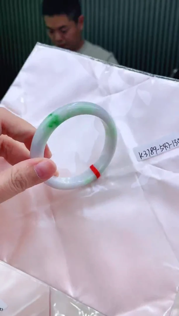 未镶嵌手镯翡翠54+