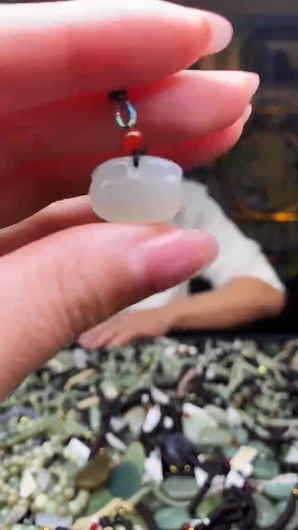 颈饰未镶嵌和田玉多样性发货，拍一发一