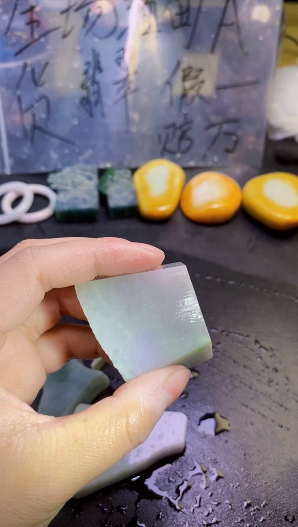 翡翠未镶嵌颈饰天然翡翠086