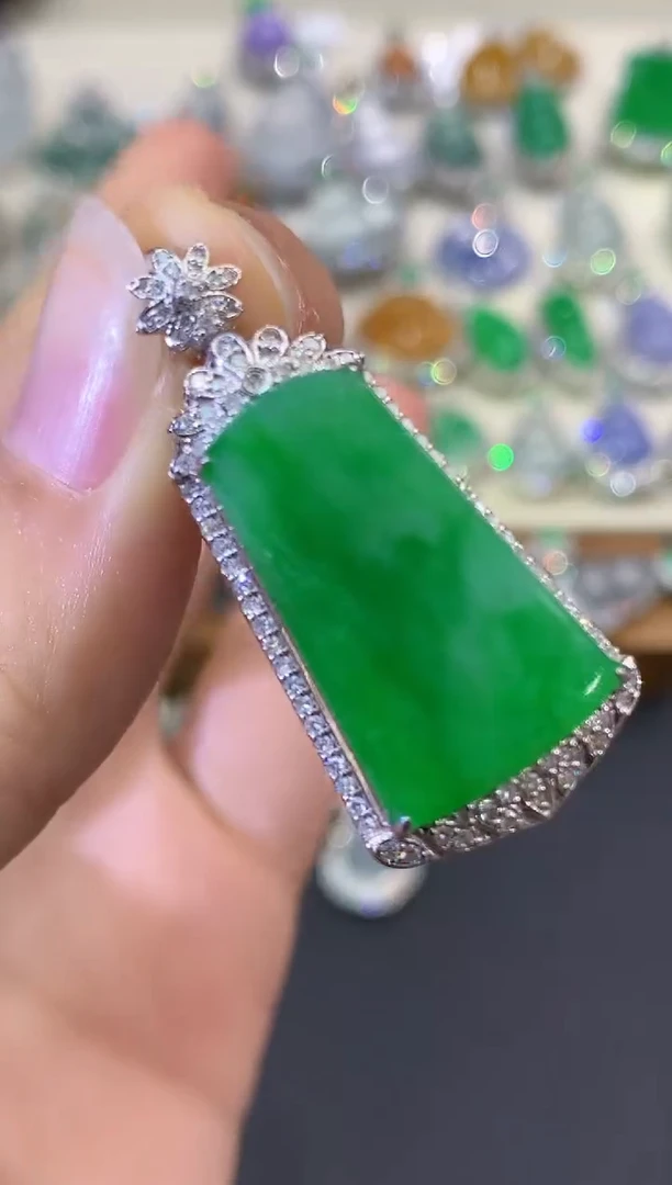 吊坠(不含链)18K金镶嵌翡翠B201