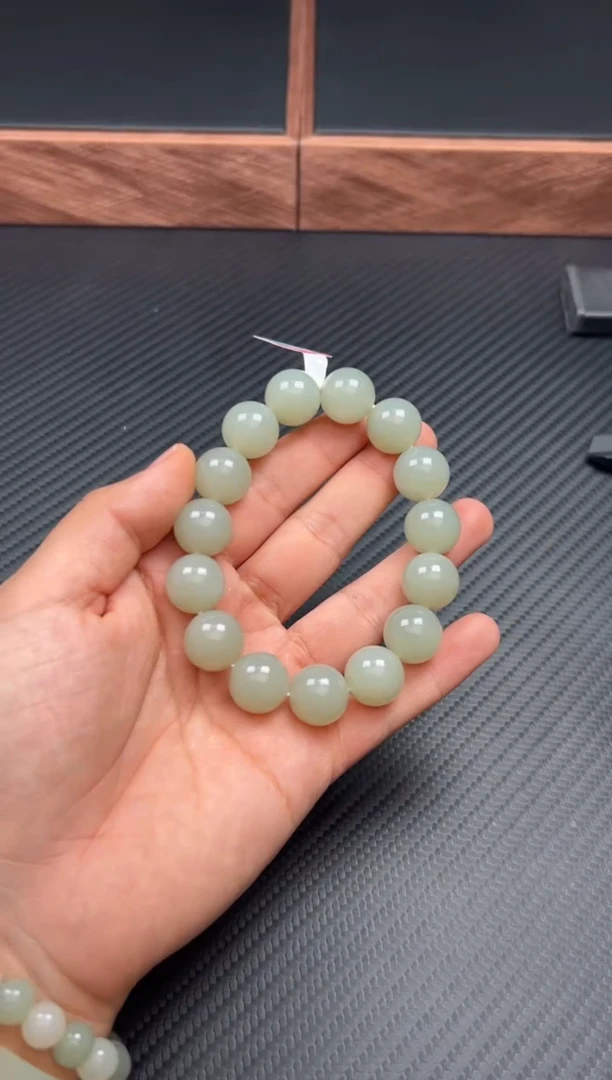 手串未镶嵌和田玉且末微色差近矿卡14 k
