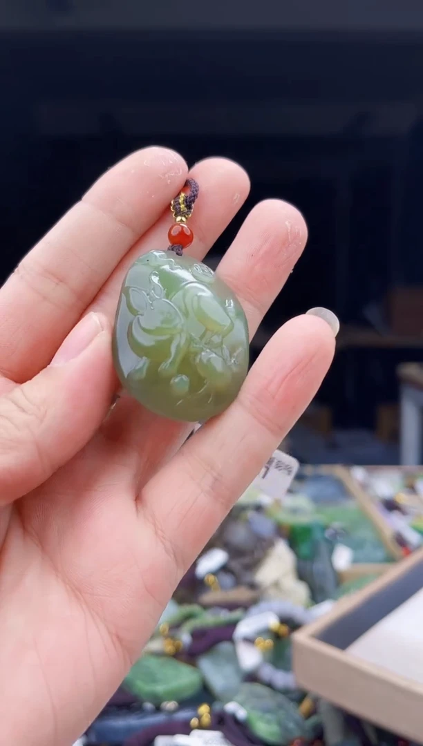 颈饰未镶嵌和田玉1