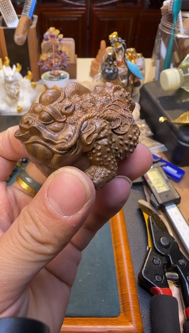 【闪购商品】维腊木（绿檀）把件金蟾手把件一个