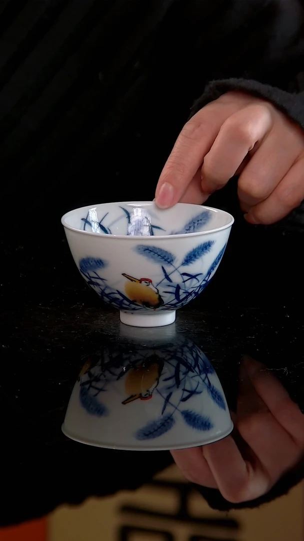 李华手绘青花鹭鸶鸡心杯