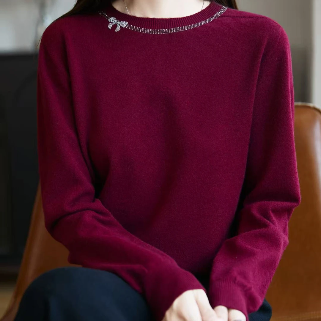 1款女士烫钻针织衫