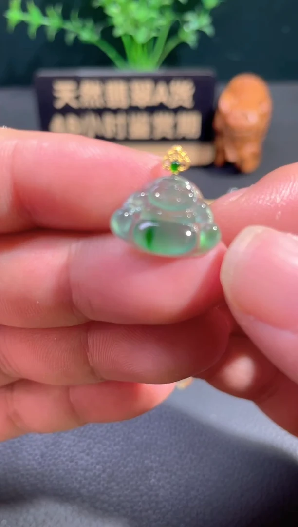 颈饰18K金镶嵌翡翠翡翠