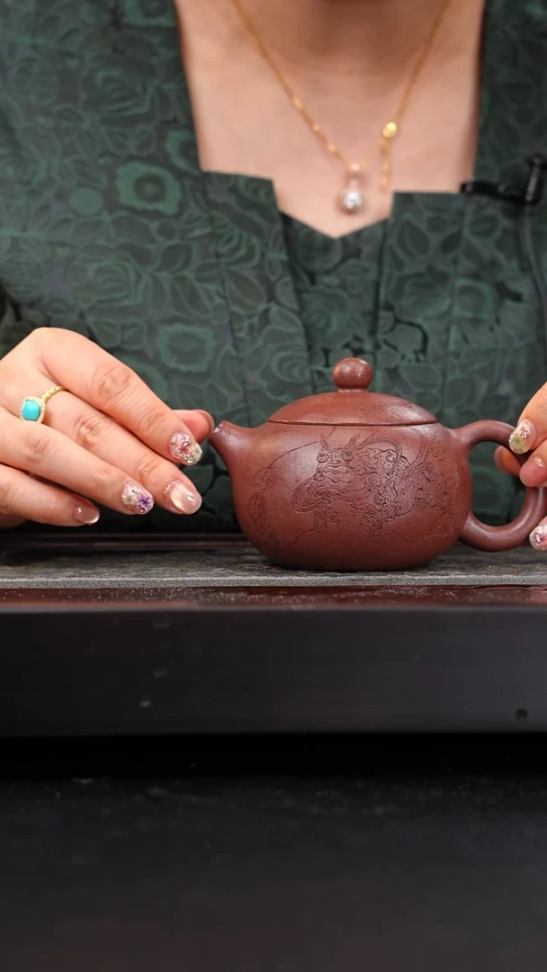 茶壶紫砂陈鹏欢全手工四号井底槽青西施刻绘金蟾280cc