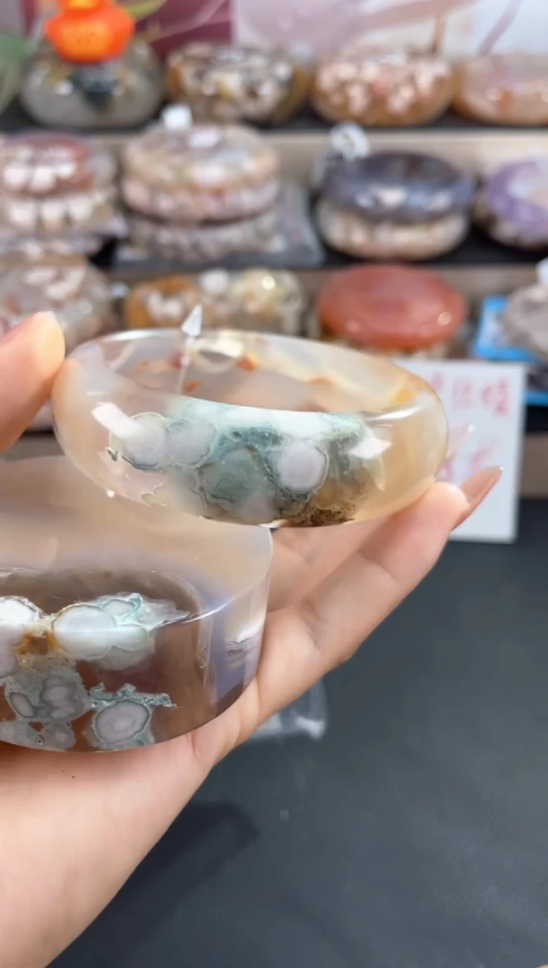 未镶嵌手镯石英质玉64