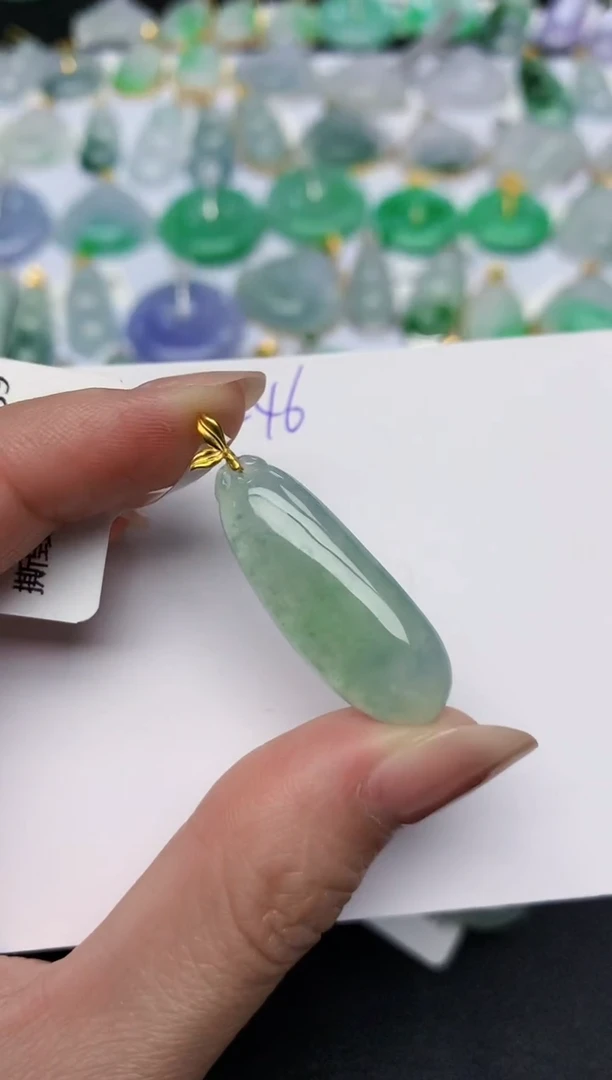 颈饰18K金镶嵌翡翠天然缅甸A货翡翠百元以上9元证书费自理