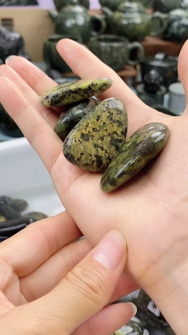 蛇纹石玉未镶嵌原石10块原石10块