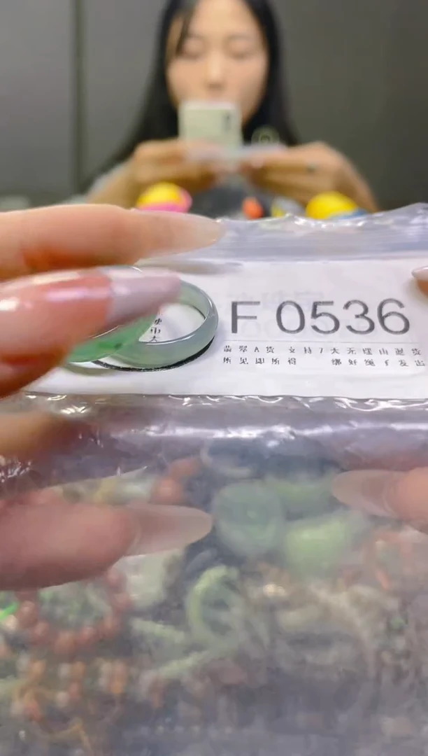 翡翠未镶嵌颈饰/F/翡翠A货一图一物