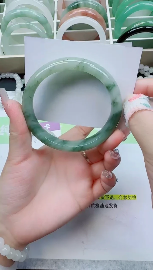 【闪购商品】石英质玉手镯未镶嵌190/63-64圈