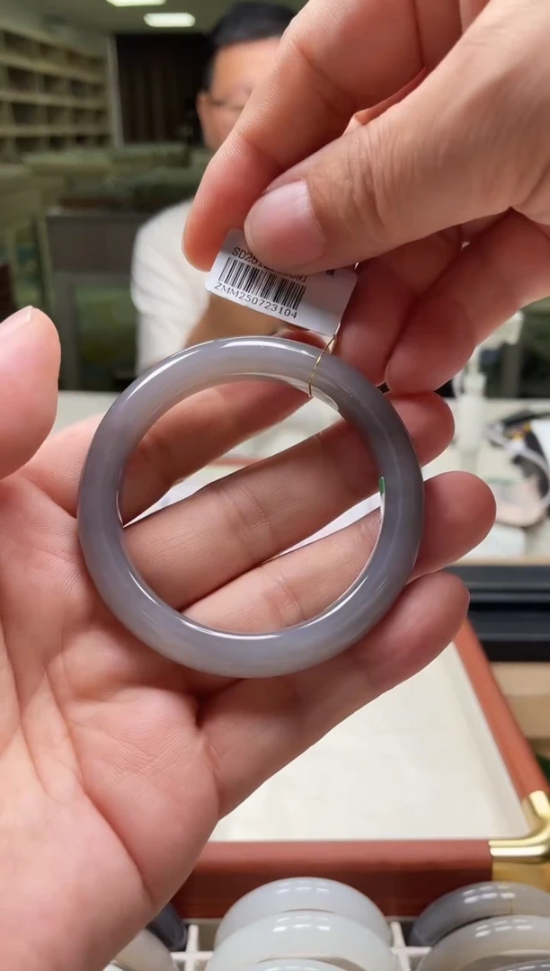 未镶嵌手镯和田玉52-53圈口 3104