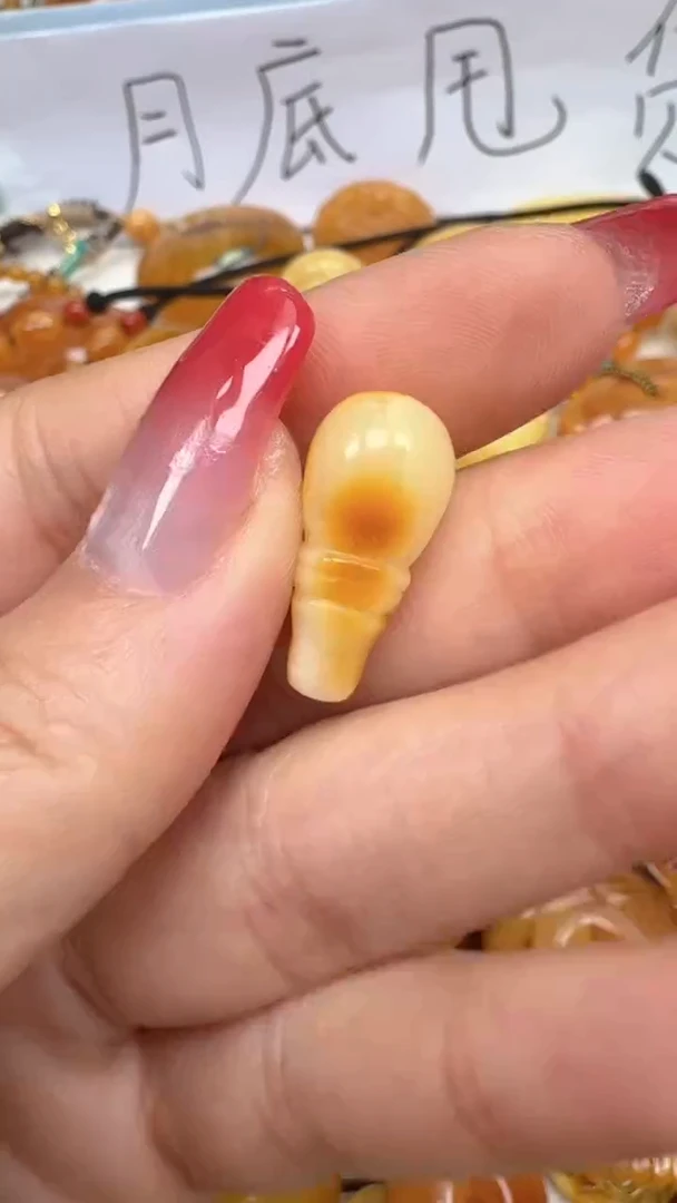 裸石琥珀未镶嵌如图