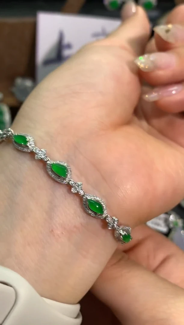 翡翠18K金镶嵌吊坠(不含链)手链