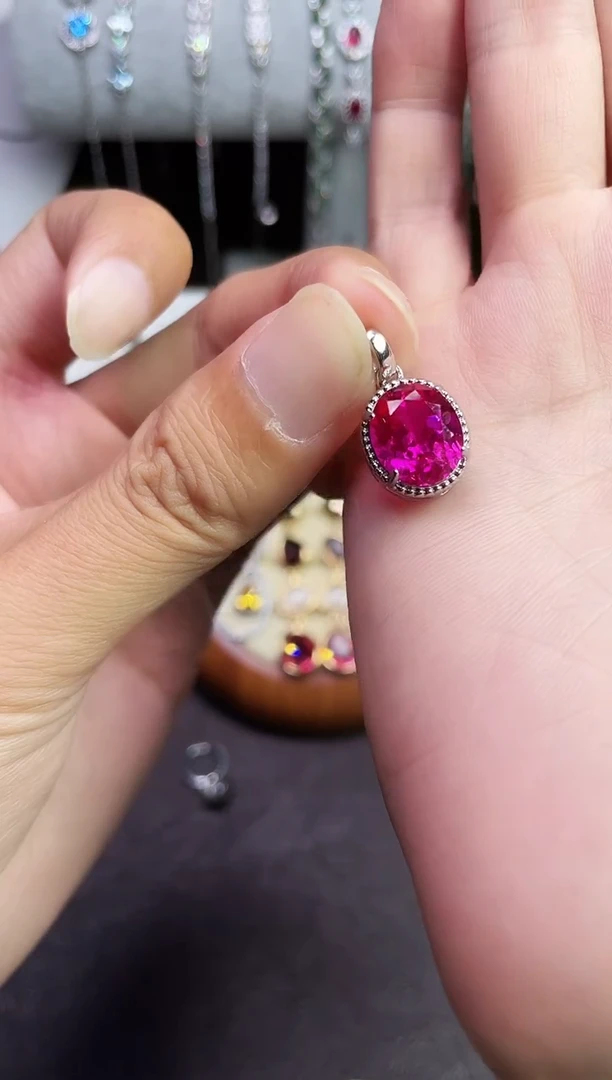 合金颈饰合成钻石热粉吊坠