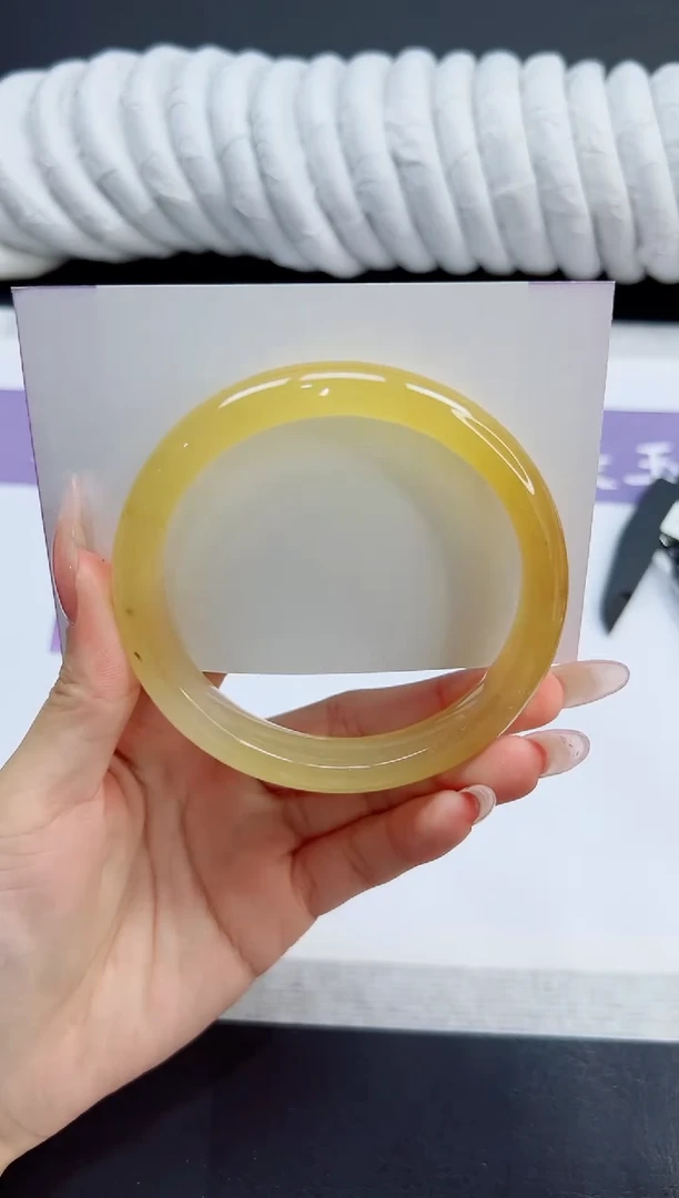 未镶嵌手镯石英质玉142/62.8HLY