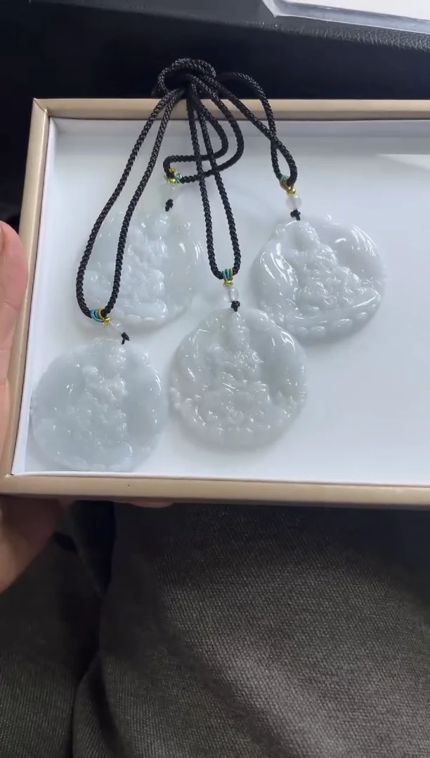 颈饰未镶嵌翡翠是****?B220/多样性发一件/配绳子