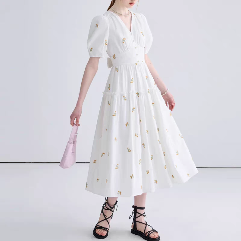 显瘦气质白色收腰小个子法式刺绣桔梗碎花短袖连衣裙裙子女夏装