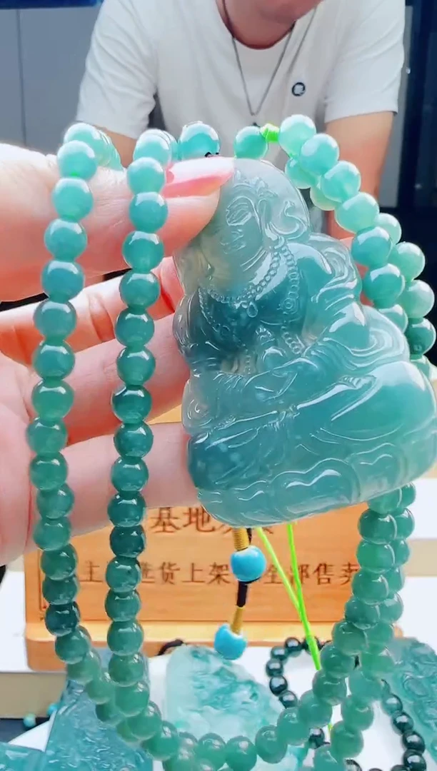 翡翠未镶嵌颈饰多样性发其中一