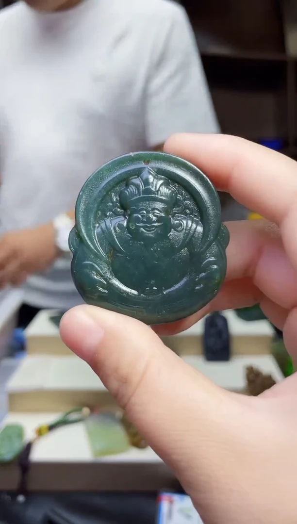 和田玉未镶嵌颈饰1
