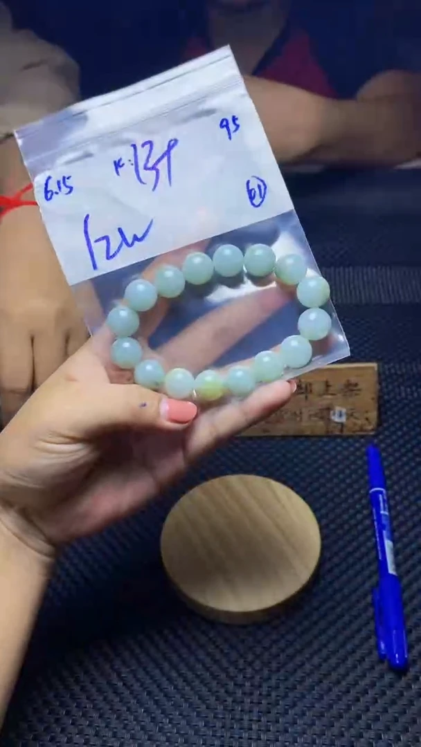 定制翡翠未镶嵌天然缅甸A货翡翠，多样性发货只发其一