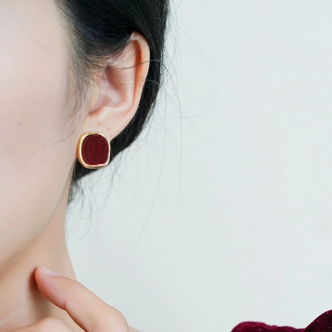 铜合金耳饰 气质耳钉新款2025复古红秋冬爆款轻奢耳环美女高级感