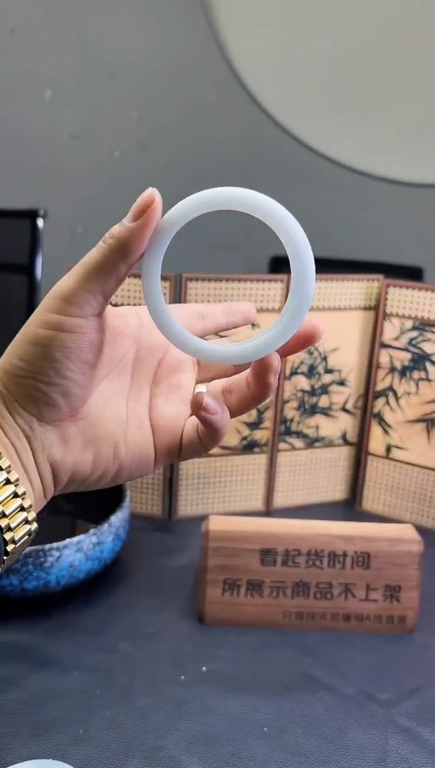未镶嵌手镯定制翡翠手镯定制