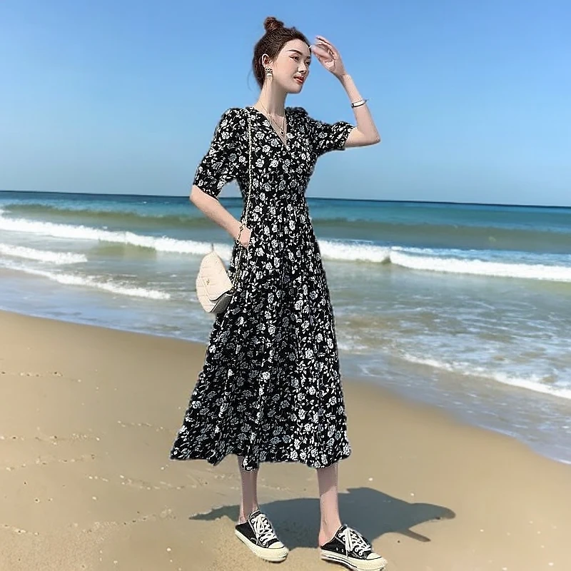 2025新款气质减龄雪纺裙女夏大码胖mm遮肚显瘦长款黑色碎花连衣裙