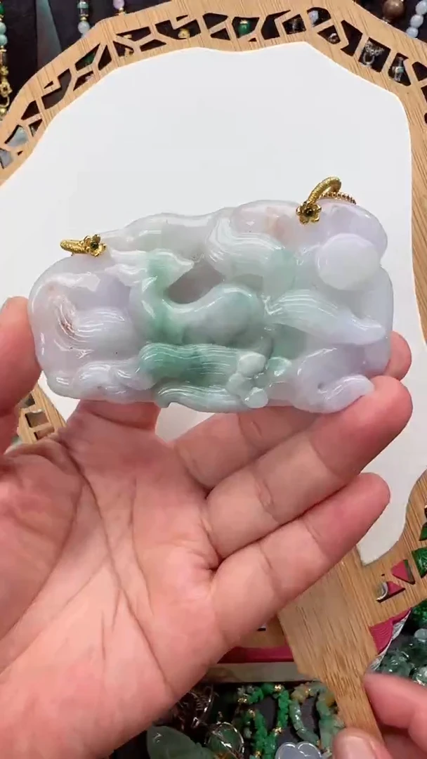 颈饰未镶嵌翡翠吊坠