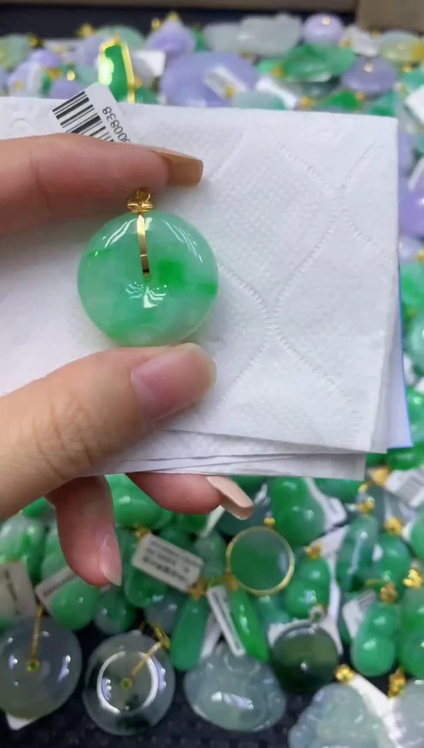 颈饰18K金镶嵌翡翠天然缅甸翡翠A货