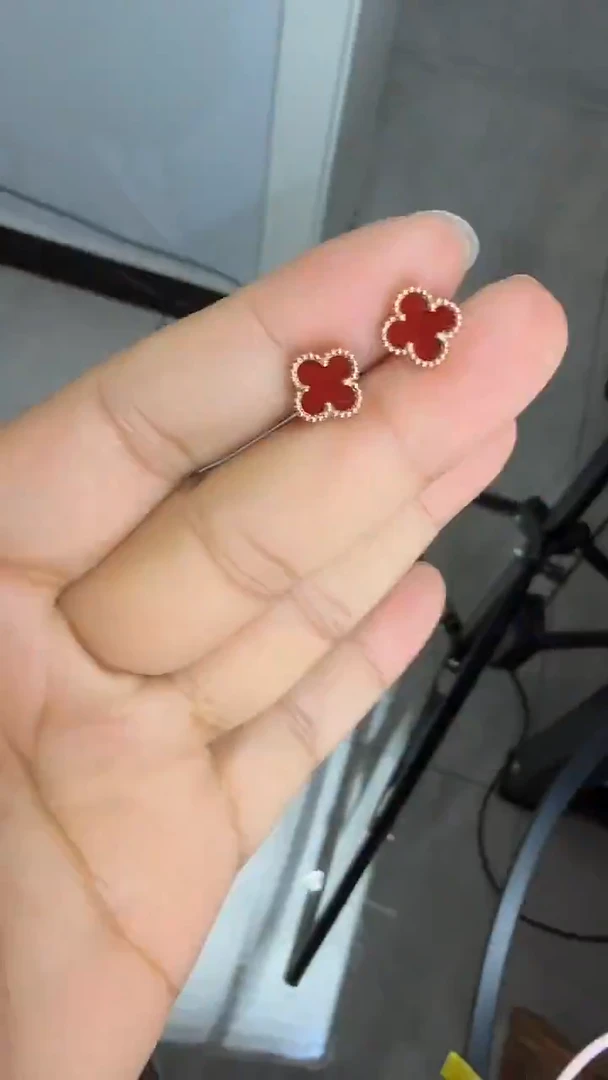 18K金镶嵌耳钉玛瑙/玉髓红玉髓耳钉