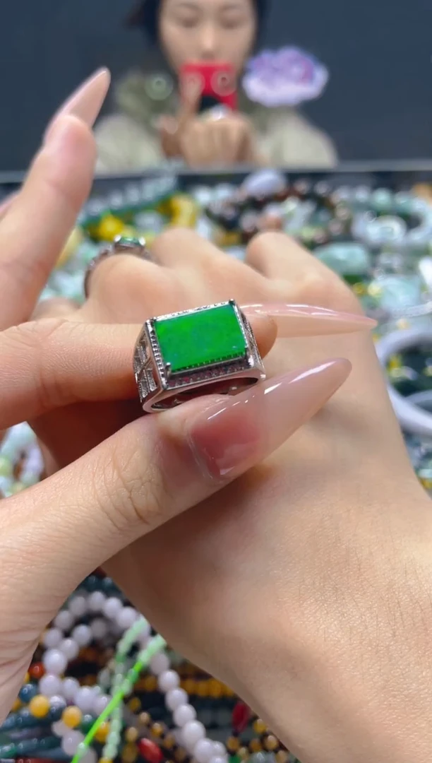 颈饰未镶嵌翡翠/W/翡翠A货，一件也是批发价