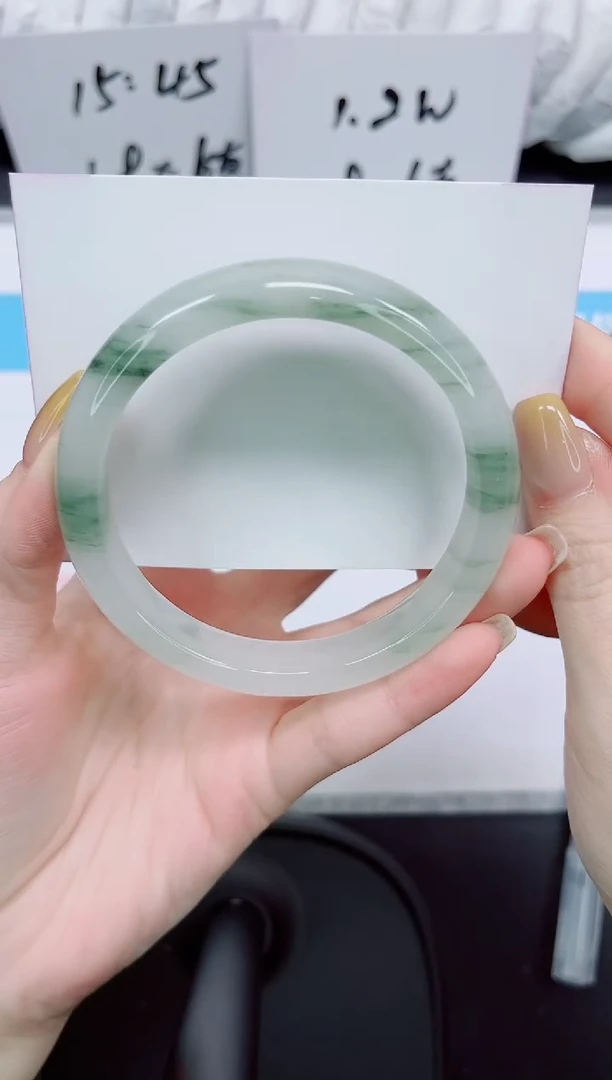 石英质玉手镯未镶嵌64