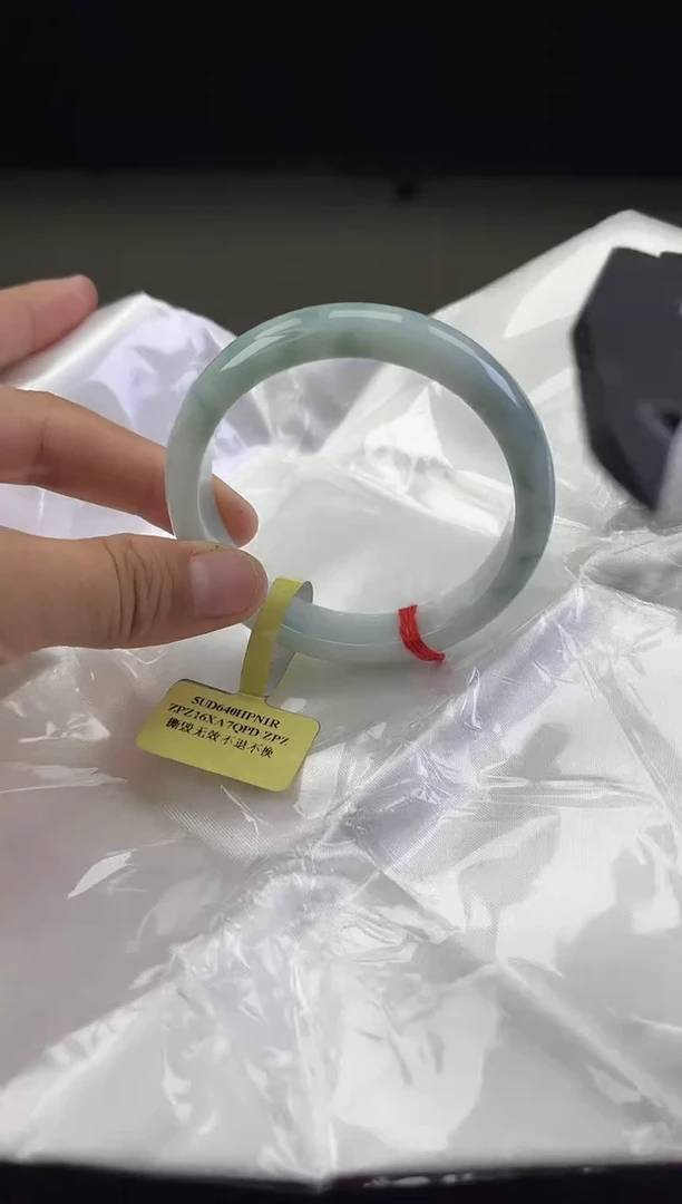 翡翠手镯未镶嵌用****4翡翠手镯