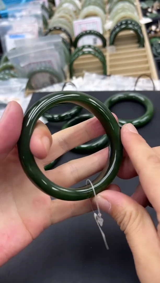 颈饰未镶嵌和田玉手镯61