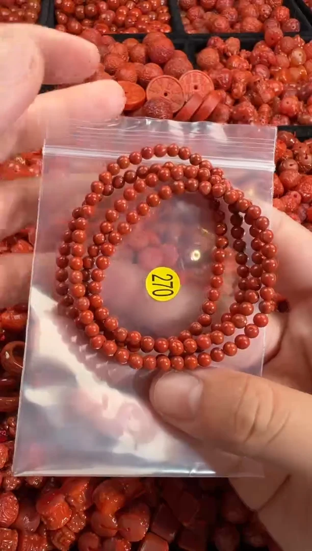 南红玛瑙未镶嵌颈饰1