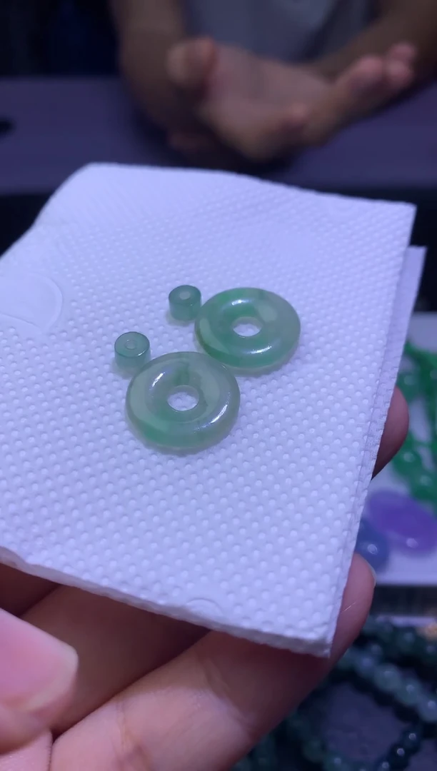 未镶嵌定制翡翠毛货