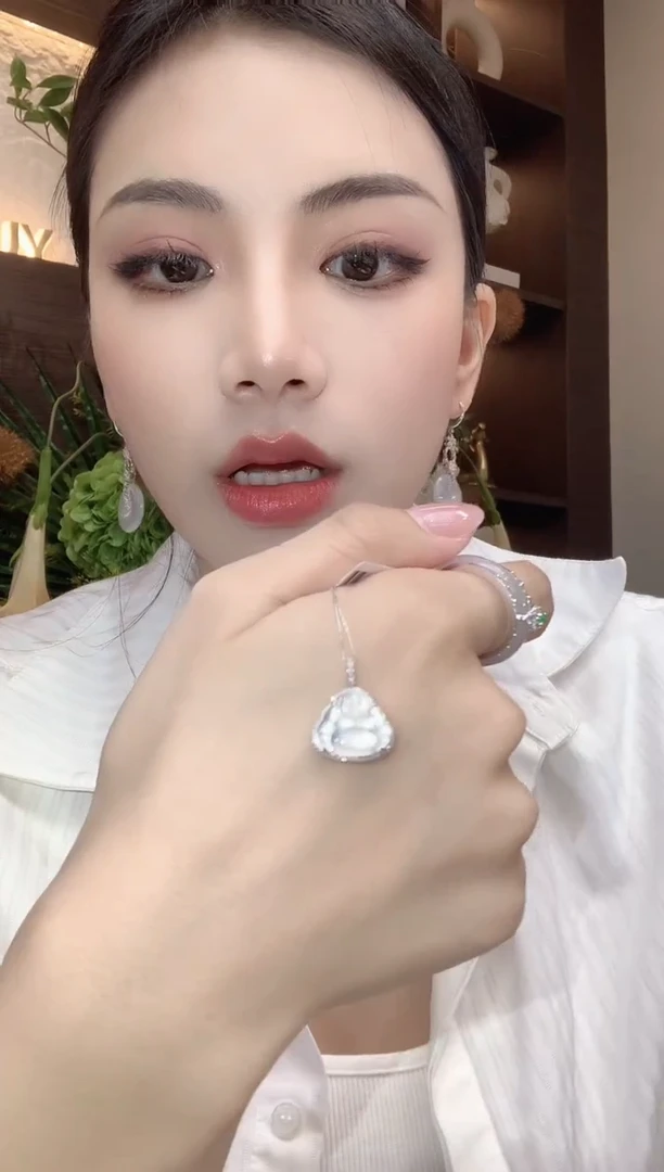 吊坠(不含链)18K金镶嵌翡翠A16