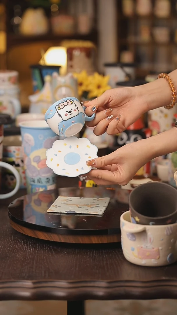 摆件景德镇釉下彩绘设计师款式陶瓷